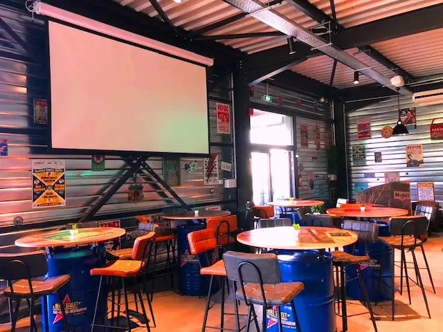 Décoration intérieure du bar Le Beale Street (vendredi), Saint-Just-de-Claix