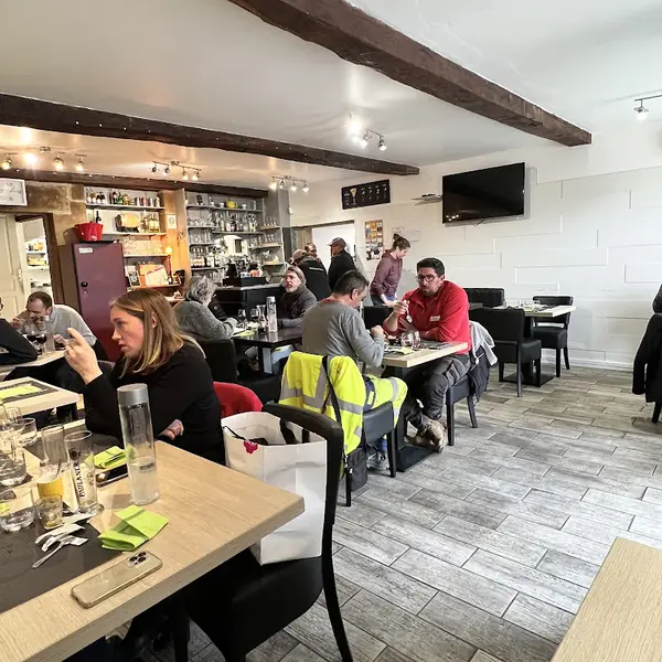 Vue intérieure de Le Petit Peyrinois à Peyrins, salle principale