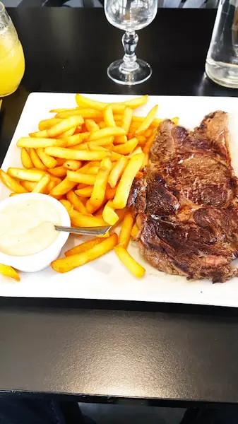 Terrasse et entrée de Tandem, Portes-lès-Valence